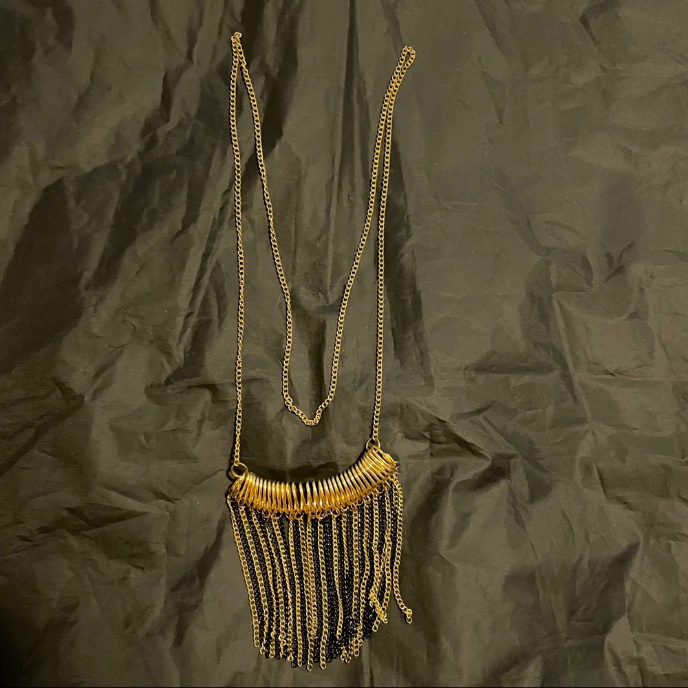 🌸 Bundle 2 for $10 🌸  Black and Gold accent necklace